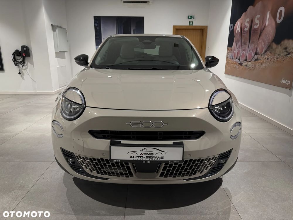 Fiat 600 1.2 Turbo La Prima eDCT - 4