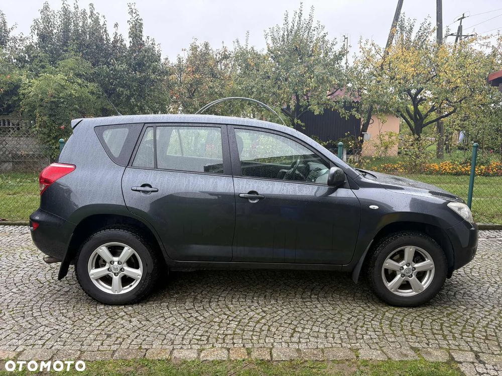 Toyota RAV4 - 7