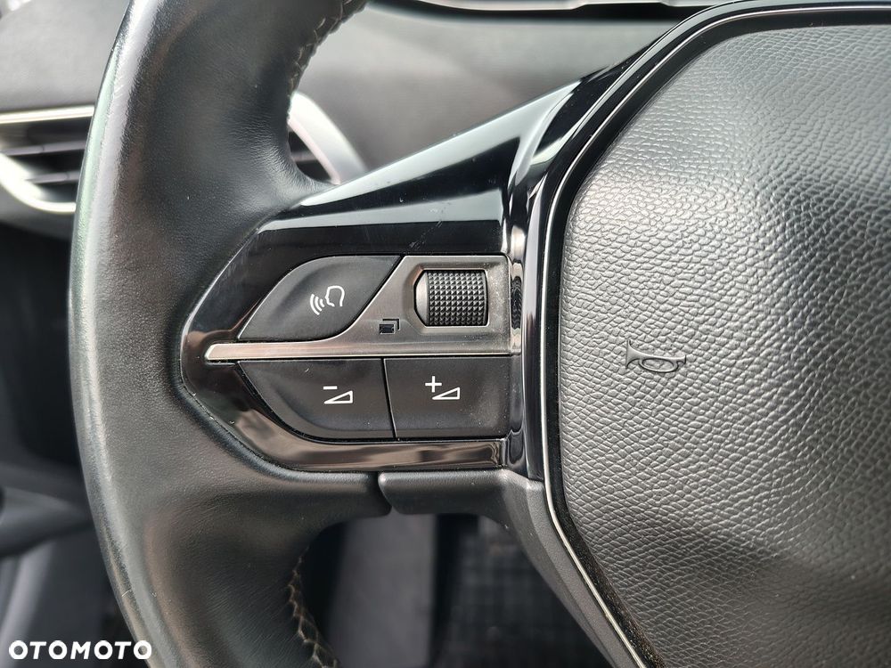 Peugeot 3008 1.2 PureTech Allure - 16