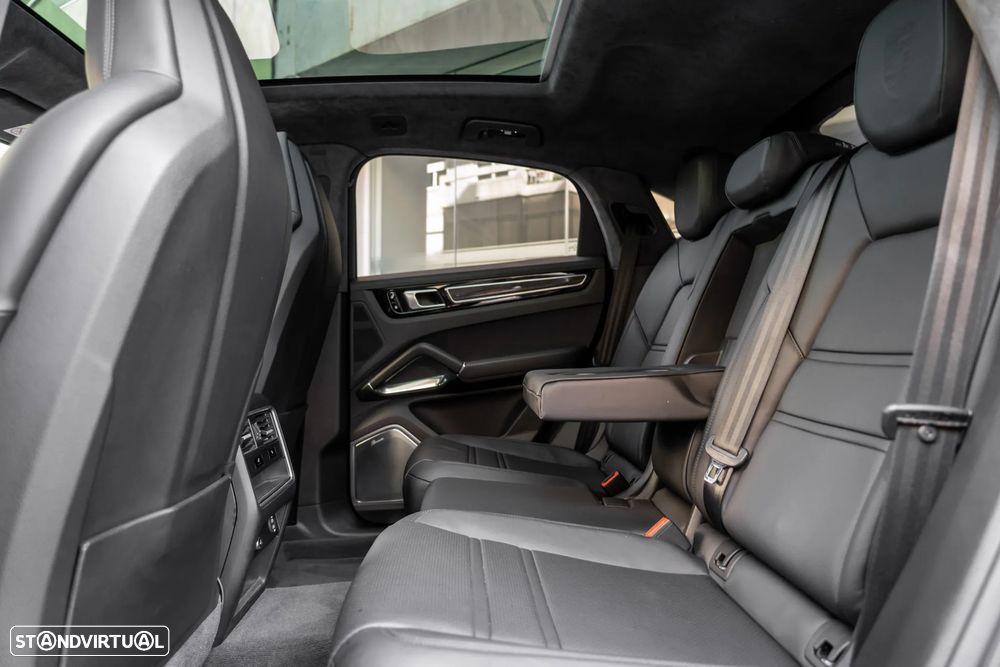 Porsche Cayenne Coupé Turbo - 21