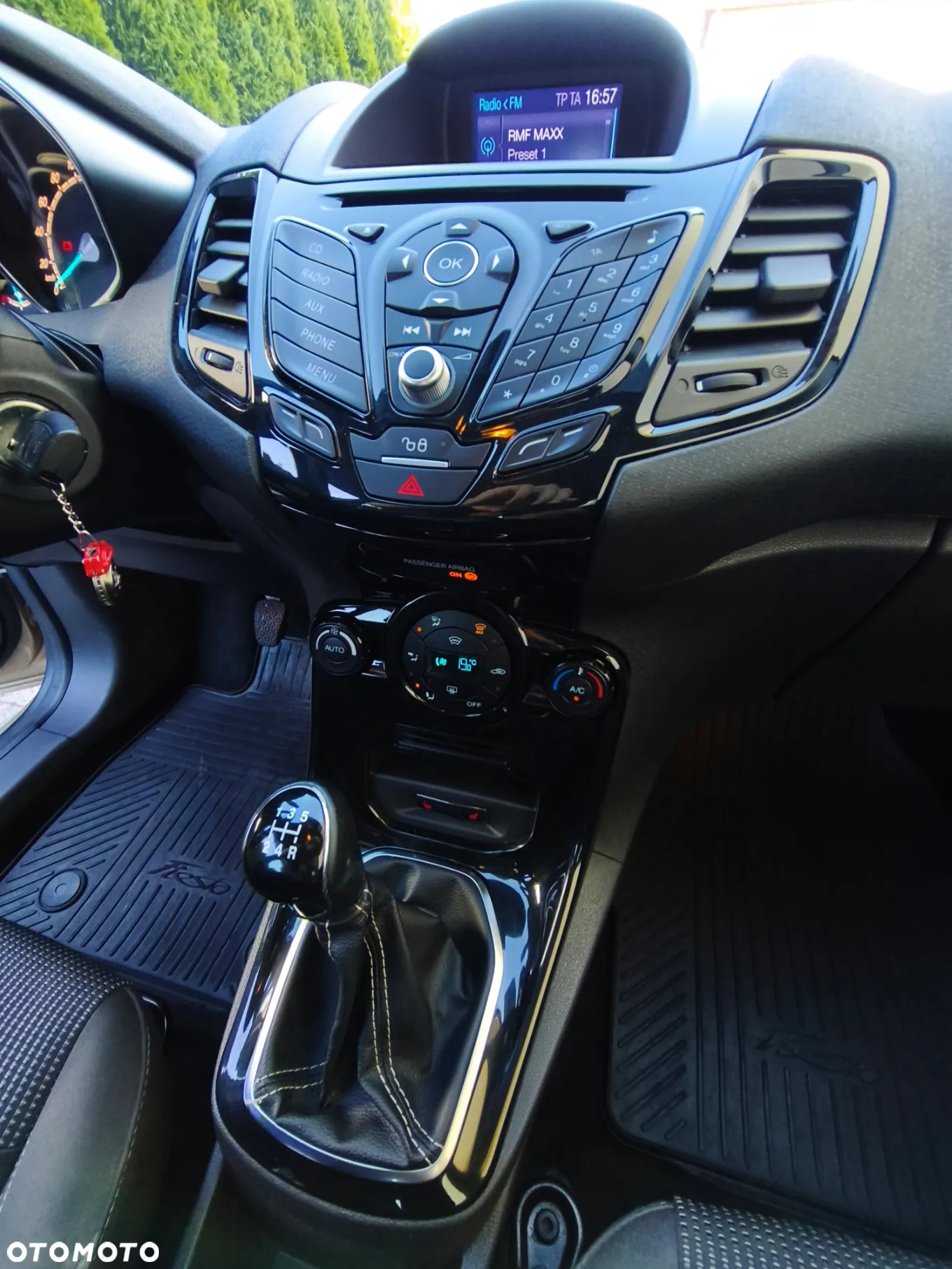 Ford Fiesta 1.0 EcoBoost Titanium - 37