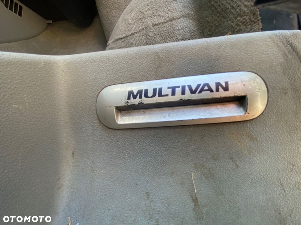 Volkswagen Multivan - 13