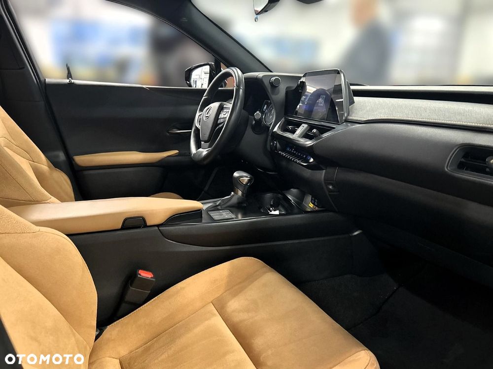 Lexus UX 250h GPF Business 2WD - 9