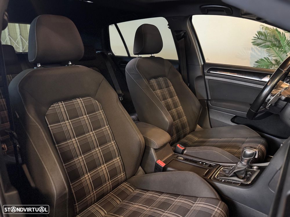 VW Golf 2.0 TDI GTD DSG - 29