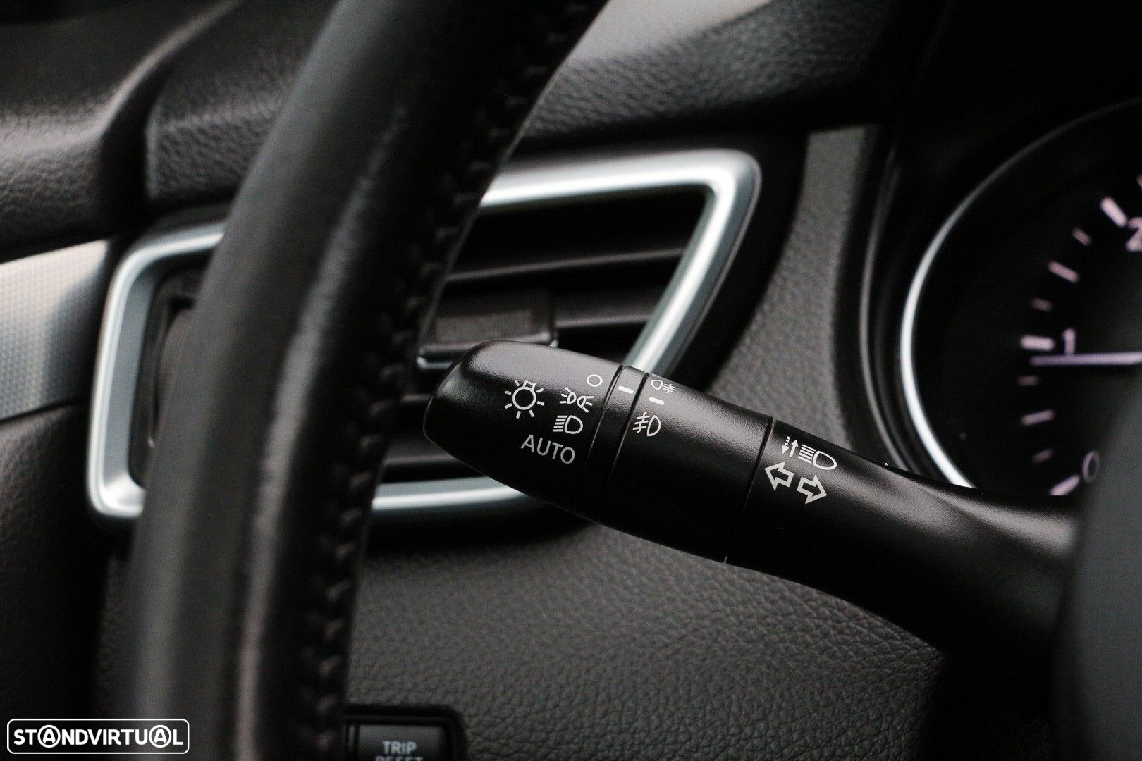 Nissan Qashqai 1.5 dCi N-Connecta - 27