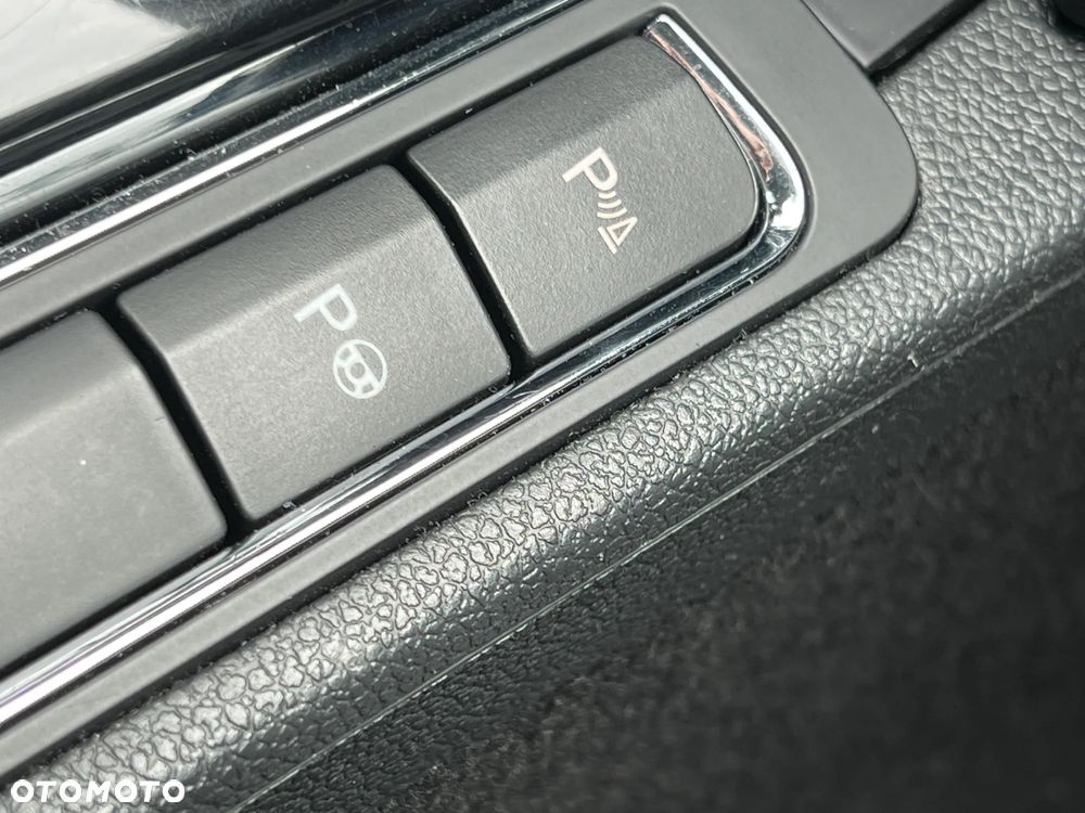 Skoda Superb 2.0 TDI 4x4 Elegance Outdoor DSG - 11