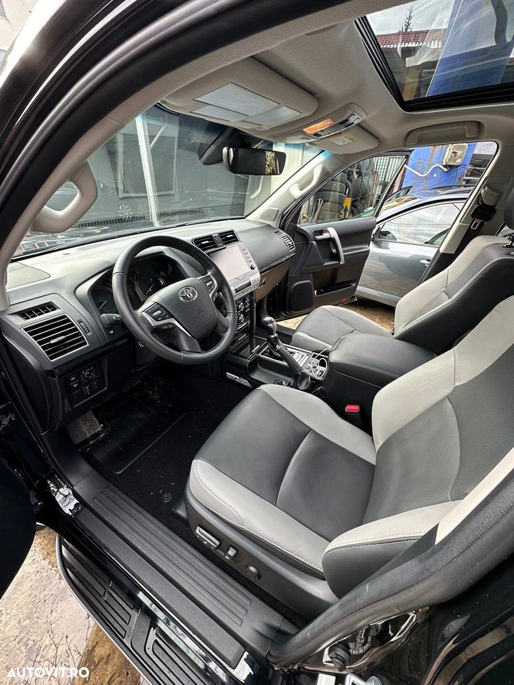 Toyota Land Cruiser 2.8l D-4D 204 CP A/T Luxury Black Matte Edition - 7