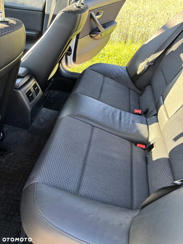 BMW Seria 3 318i - 15