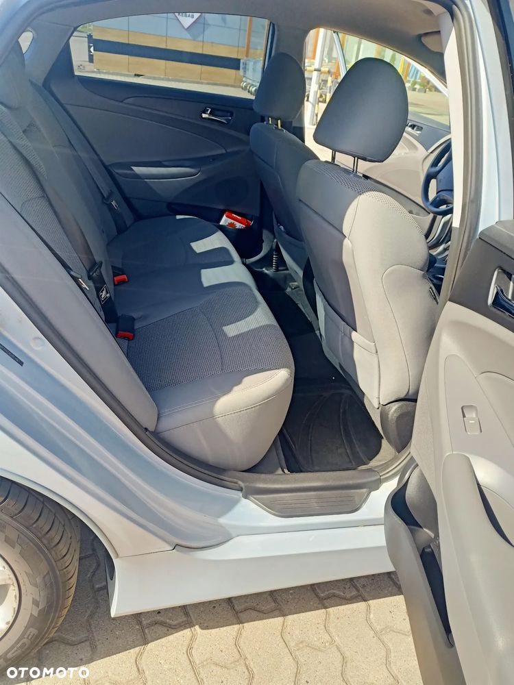 Hyundai Sonata - 10