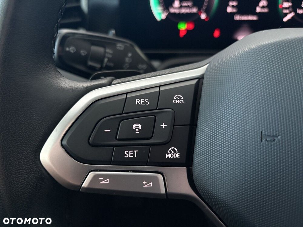 Volkswagen Passat - 14