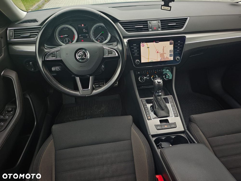 Skoda Superb 2.0 TDI 4x4 DSG Scout - 34