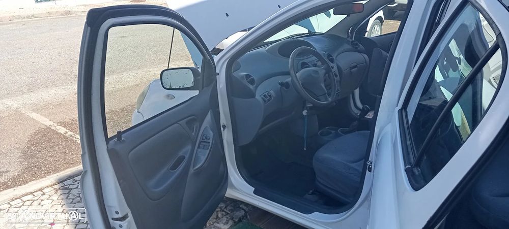 Toyota Yaris 1.0 Terra - 15