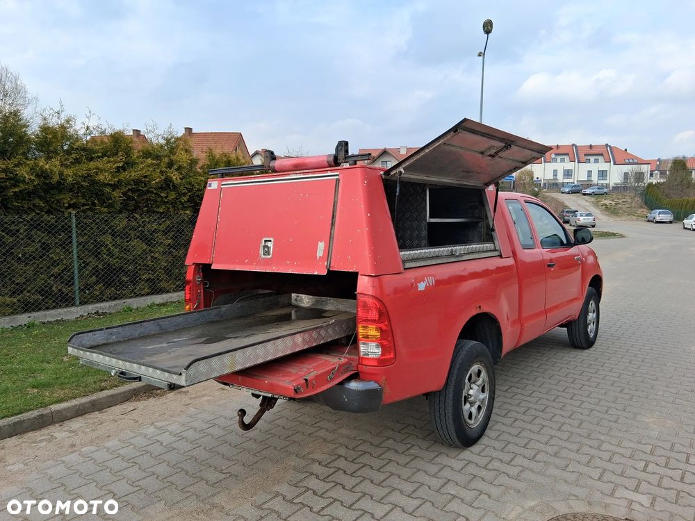 Toyota Hilux 2.5 D-4D DLX - 9
