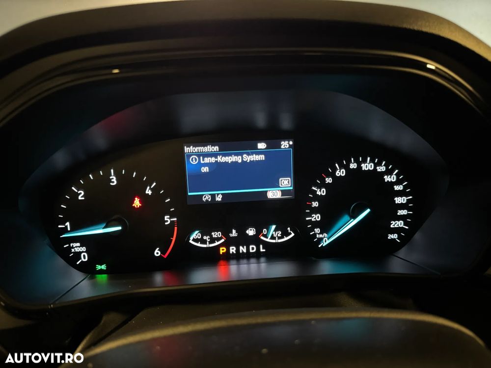 Ford Focus 1.5 EcoBlue 8AT ST-Line - 23