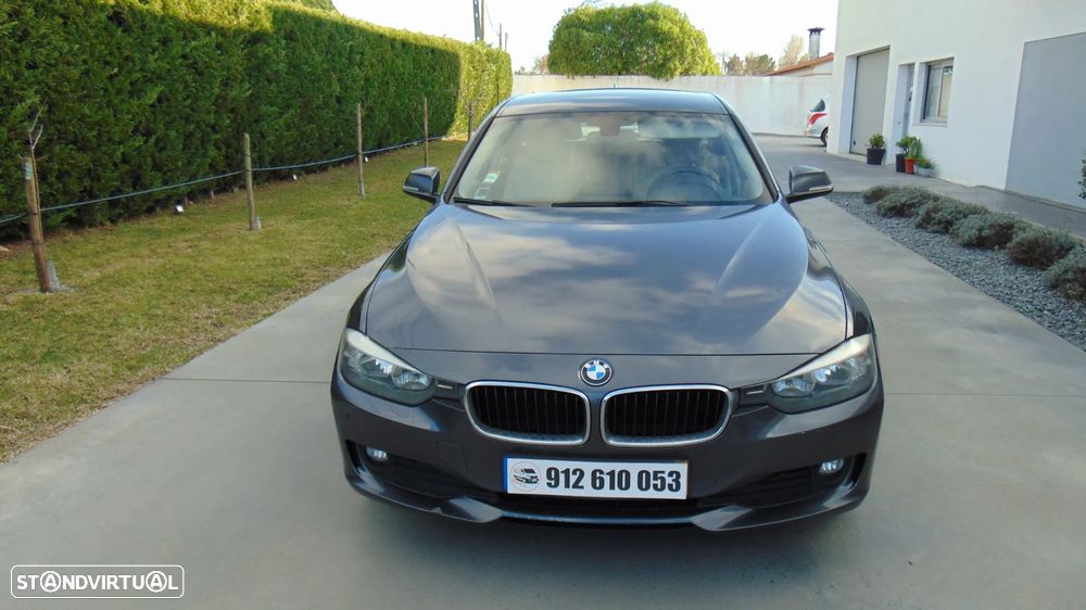 BMW 318 d Auto Line Luxury - 2