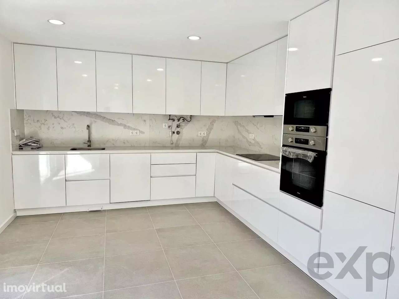 Apartamento Moderno e Bem Equipado em Amora - Grande imagem: 2/43