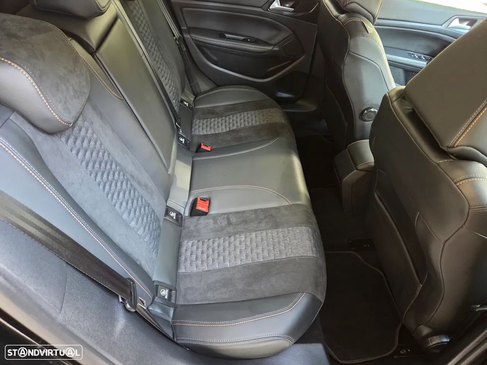 Peugeot 308 1.2 PureTech Allure EAT8 - 30