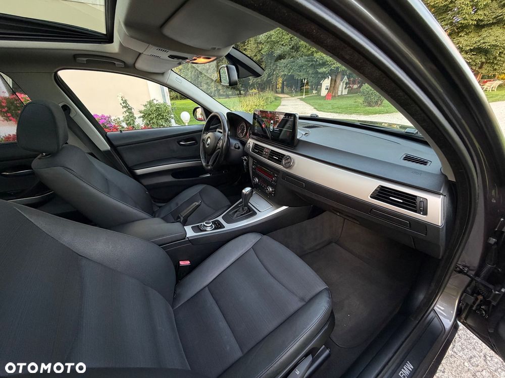BMW Seria 3 320d - 12