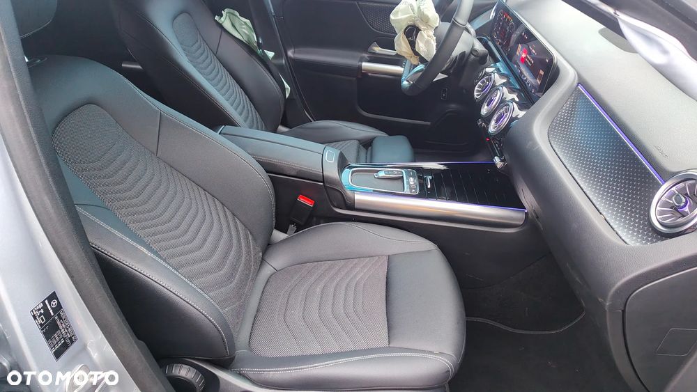 Mercedes-Benz GLA 200 Progressive - 12