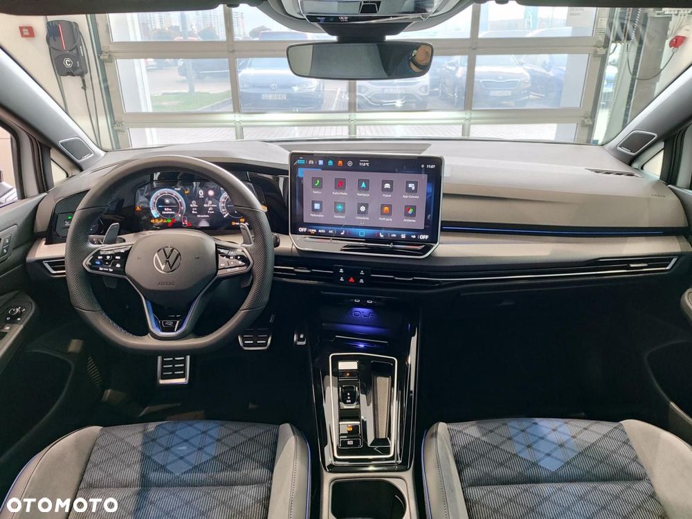 Volkswagen Golf - 25