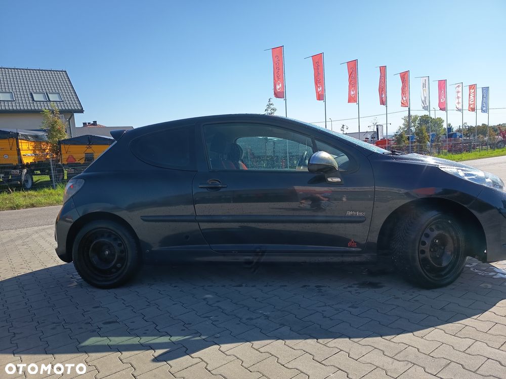 Peugeot 207 2006 photo 2