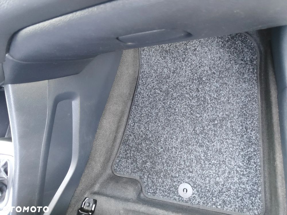 Kia Rio 1.2 L - 10