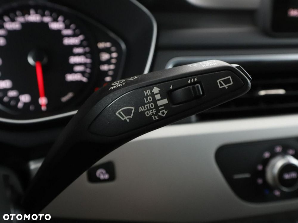 Audi A4 Avant 35 TDI S tronic - 32