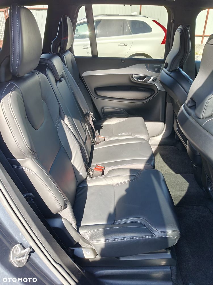 Volvo XC 90 B5 D AWD Plus Dark - 20