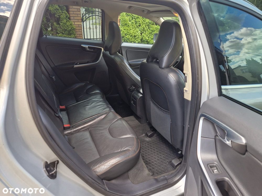 Volvo XC 60 D4 Momentum - 10
