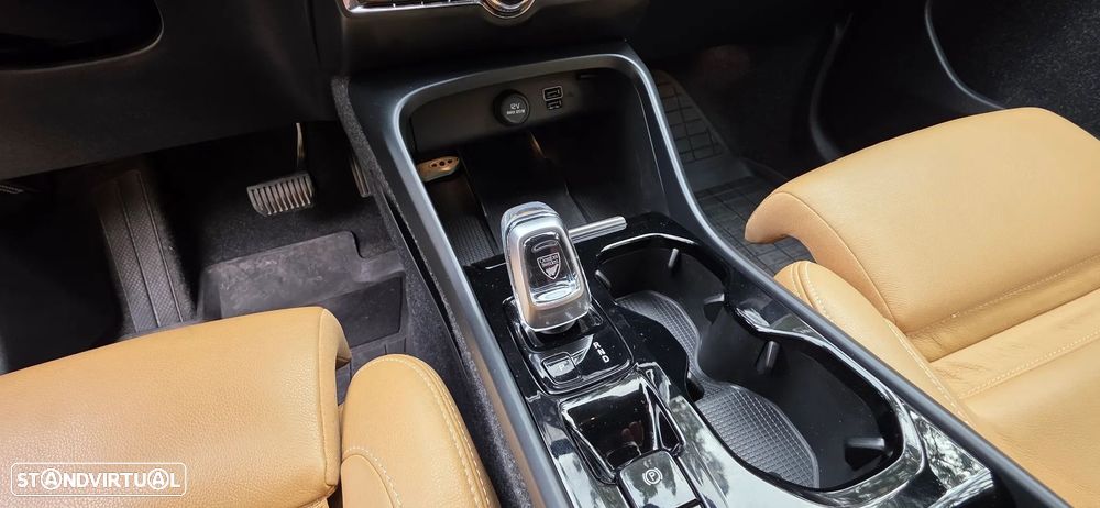 Volvo XC 40 1.5 T5 PHEV Inscription - 16