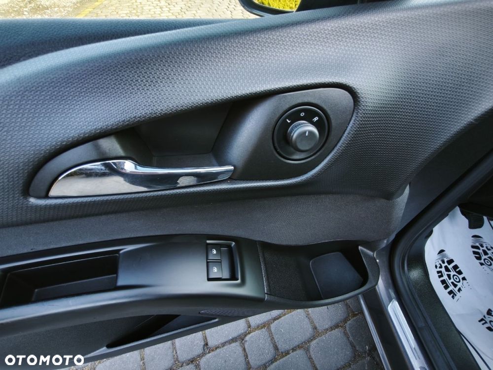 Opel Meriva - 11