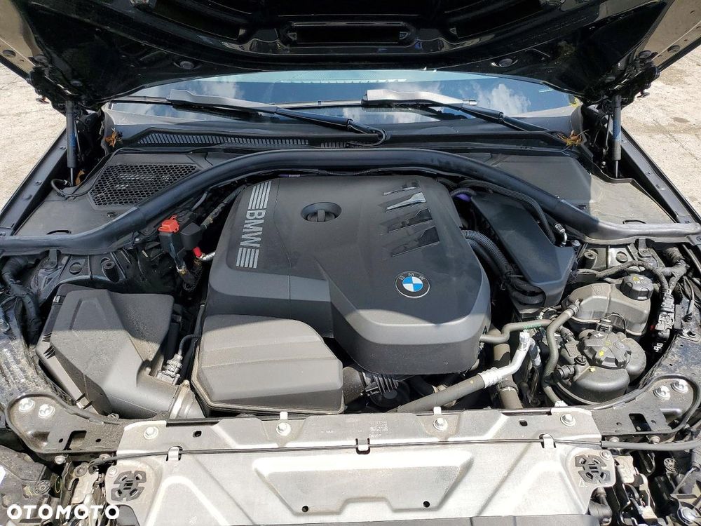 BMW Seria 3 330i xDrive M Sport - 11