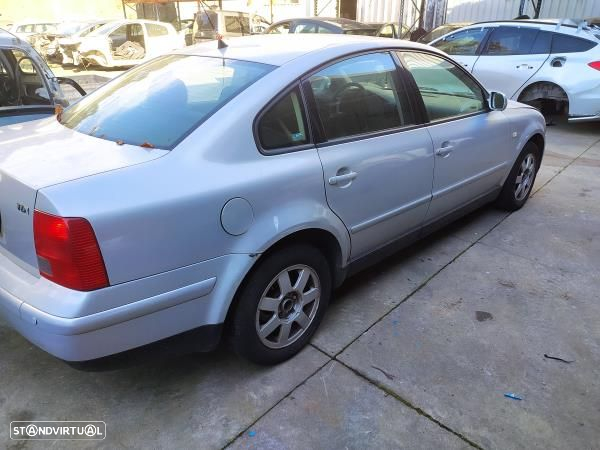 Para Peças Volkswagen Passat (3B2) - 5