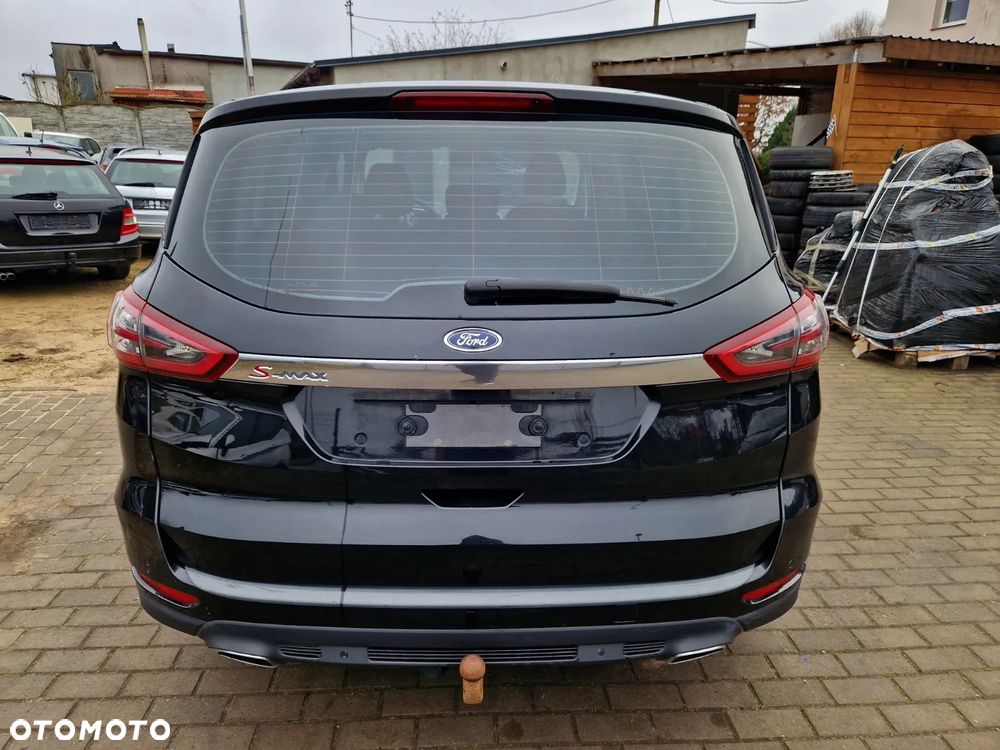 Ford S-Max 2.0 TDCi 4WD Titanium PowerShift - 24