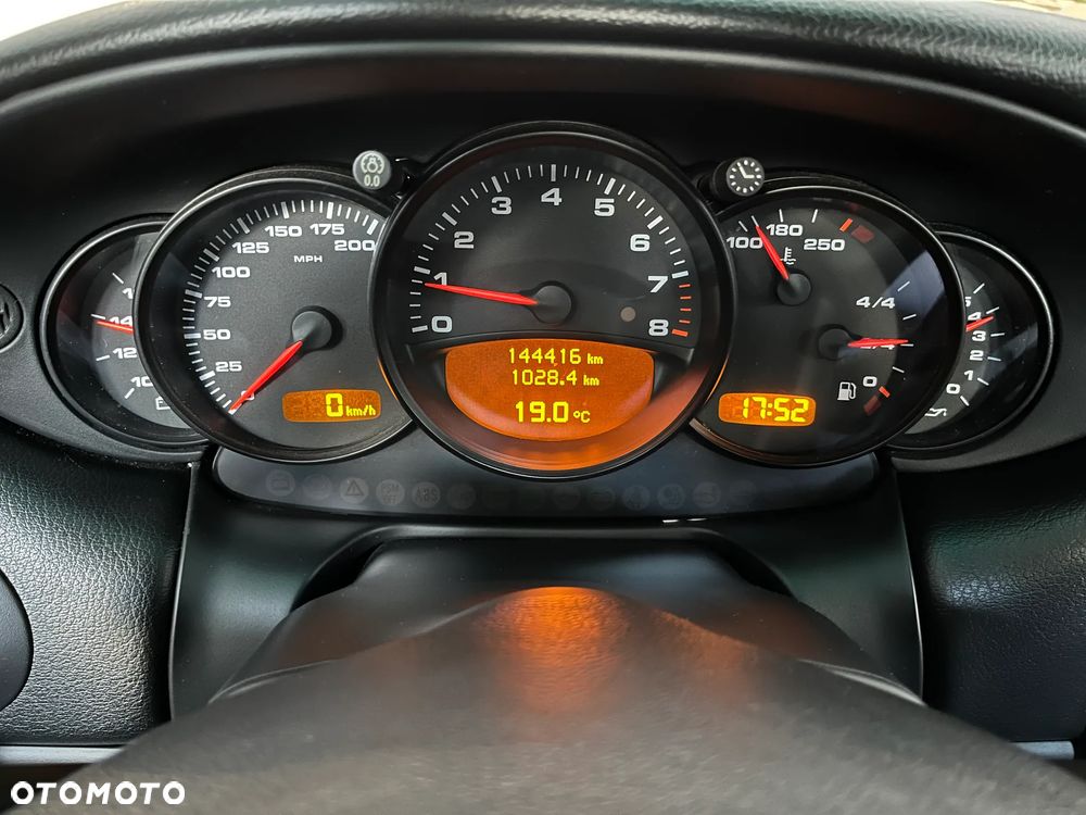 Porsche 911 Carrera - 13