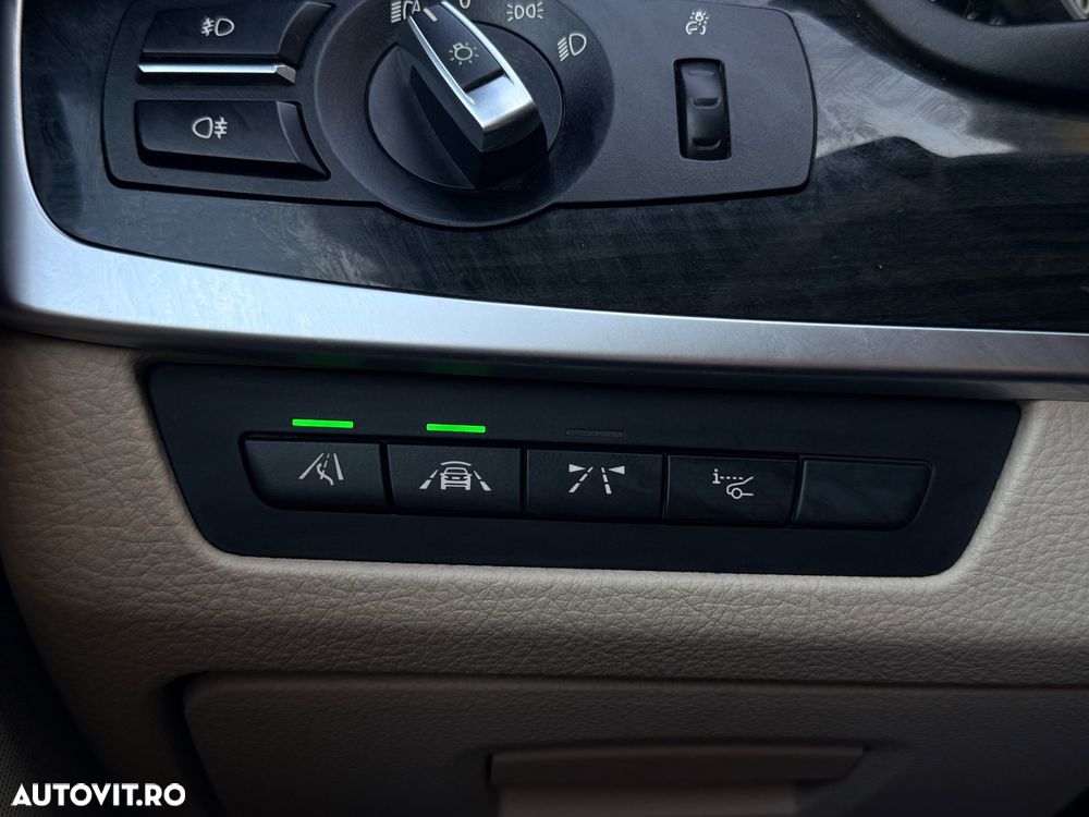 BMW Seria 5 530d xDrive - 7