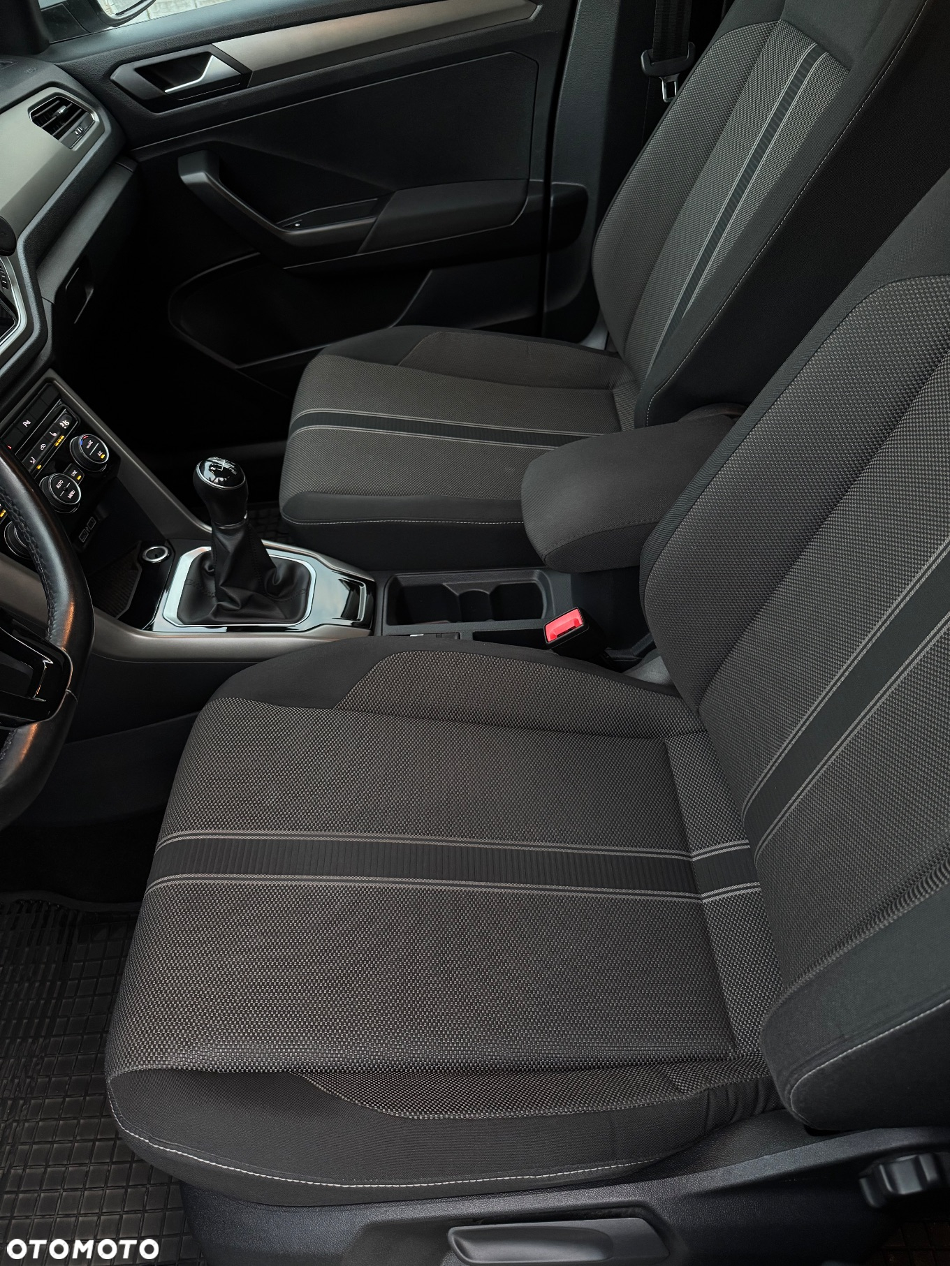 Volkswagen T-Roc 1.0 TSI Advance - 29