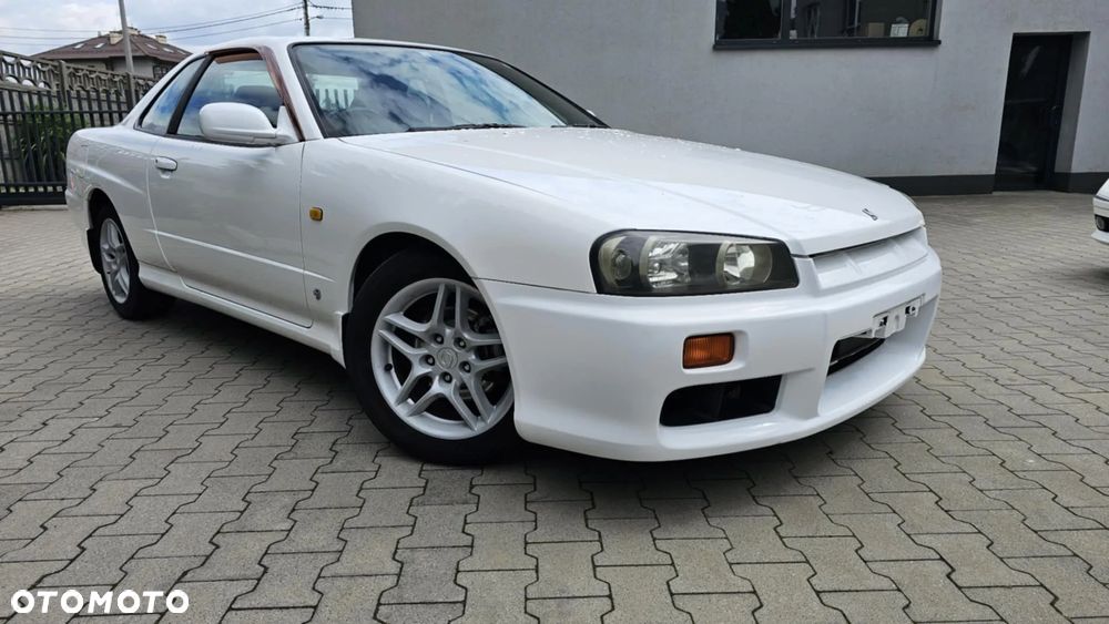 Nissan Skyline - 2