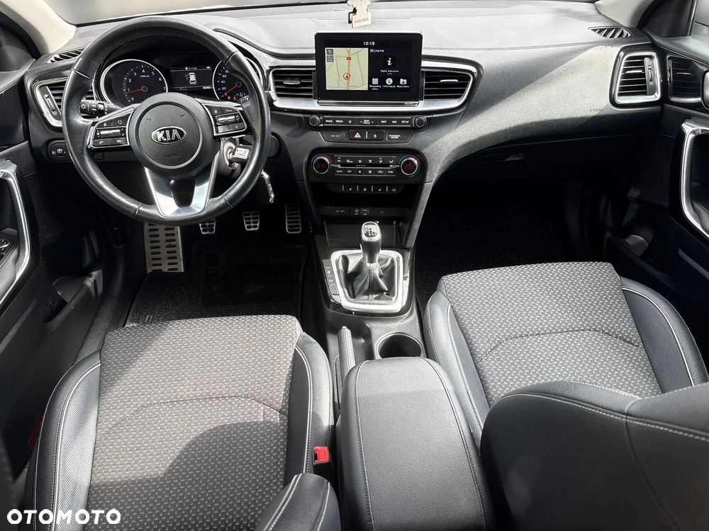 Kia Ceed 1.4 T-GDI L Business Line - 10