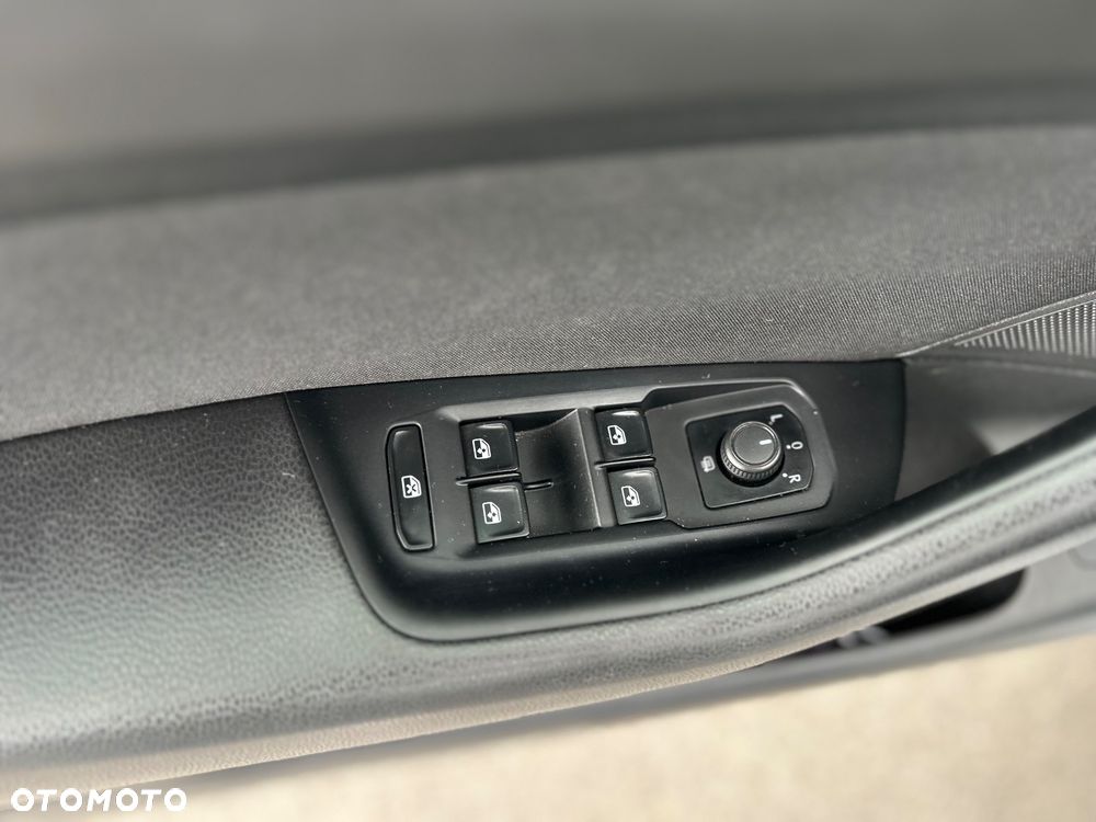 Volkswagen Passat 1.5 TSI EVO Business DSG - 24