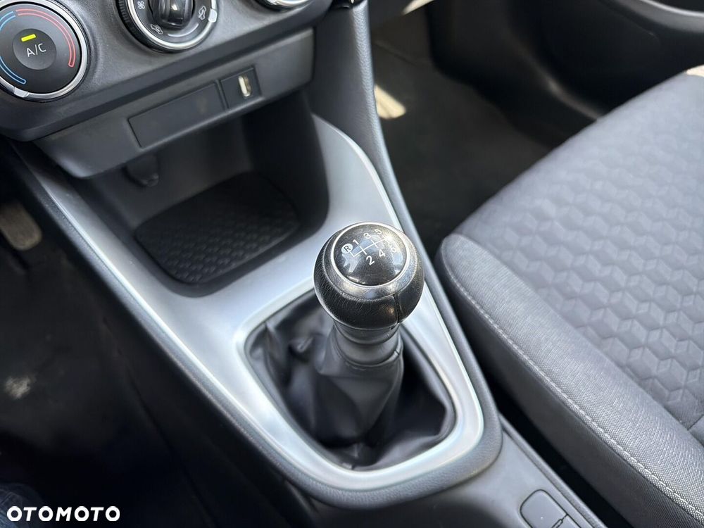 Toyota Yaris - 12