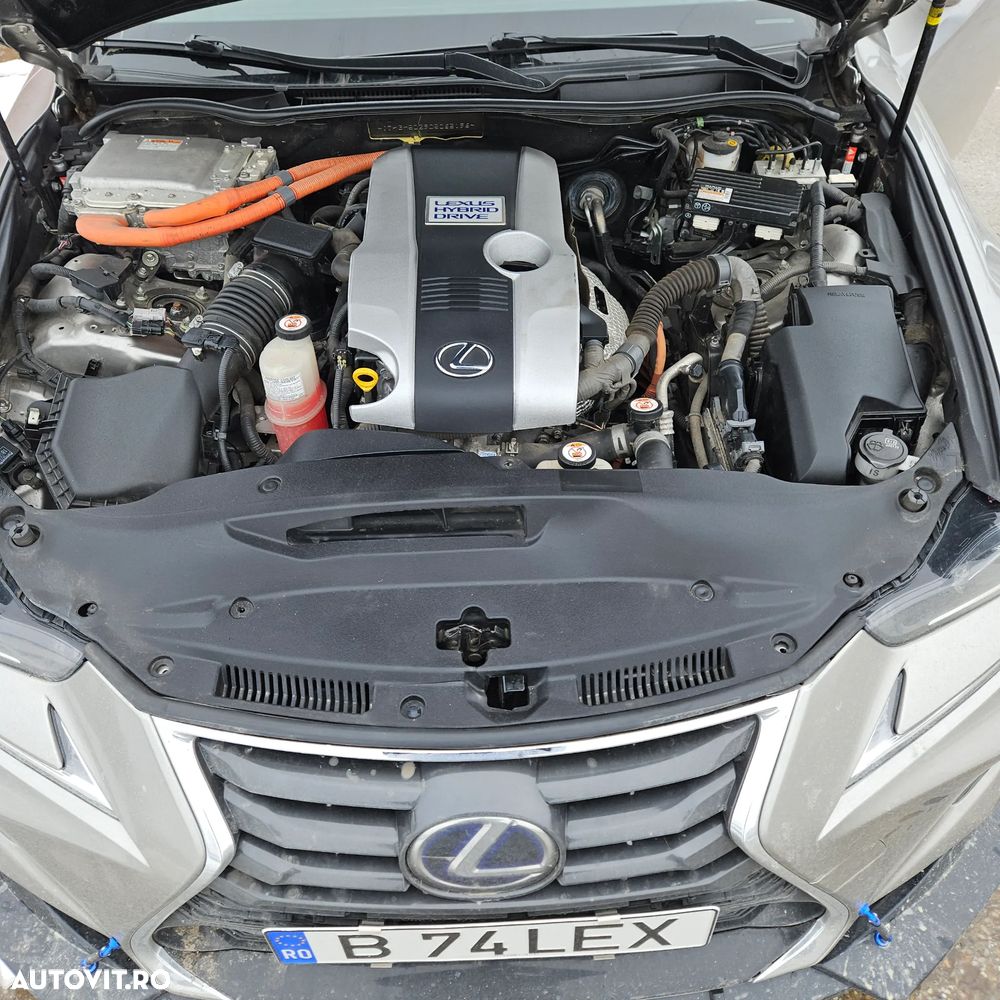 Lexus Seria IS 300h Executive Plus - 4