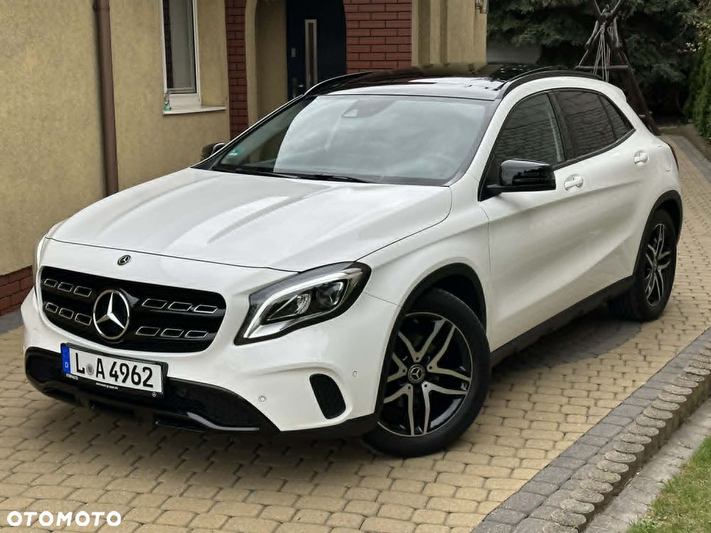 Mercedes-Benz GLA 200 7G-DCT Urban - 2