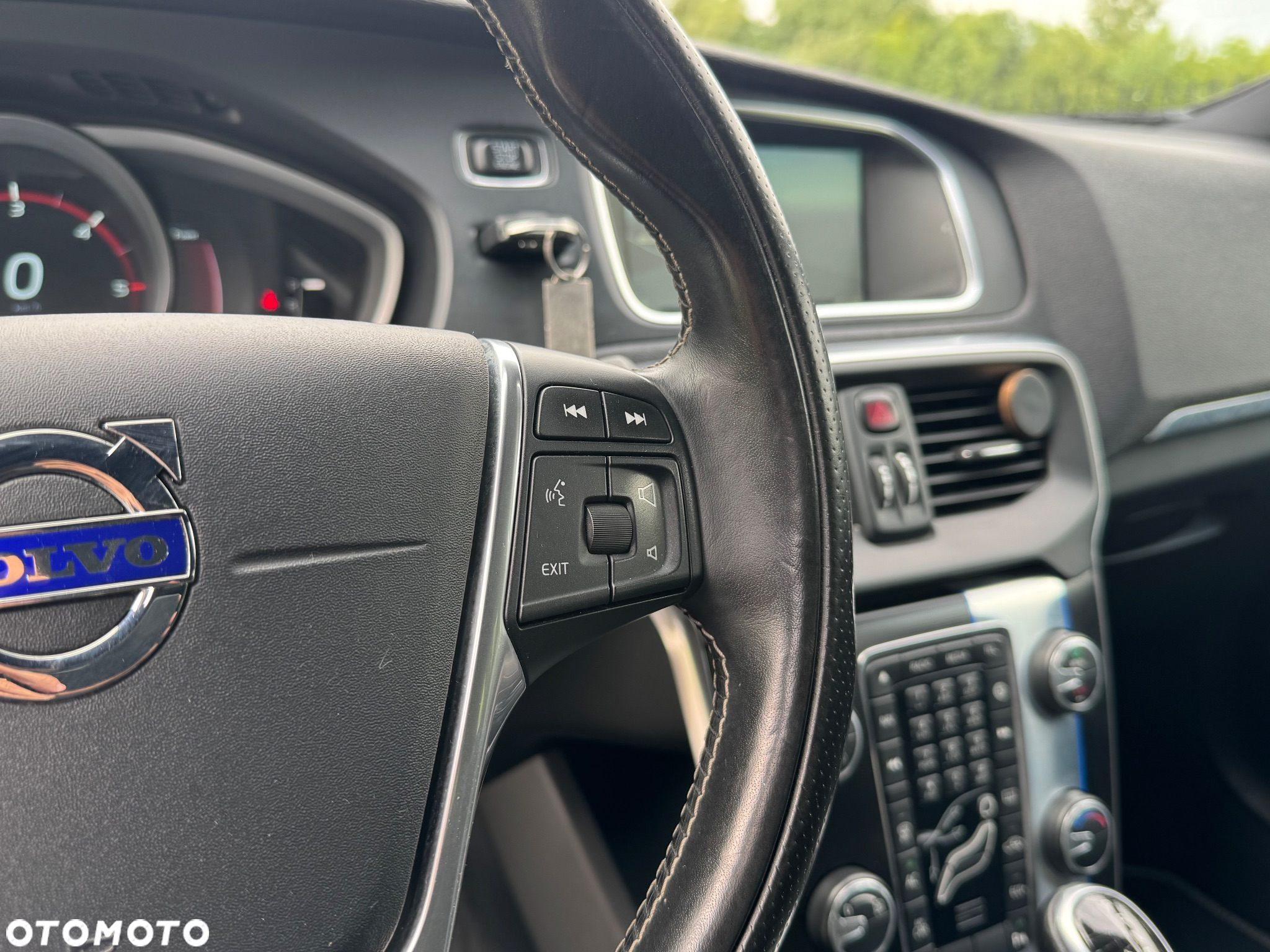 Volvo V40 D2 Drive-E R-Design Momentum - 14