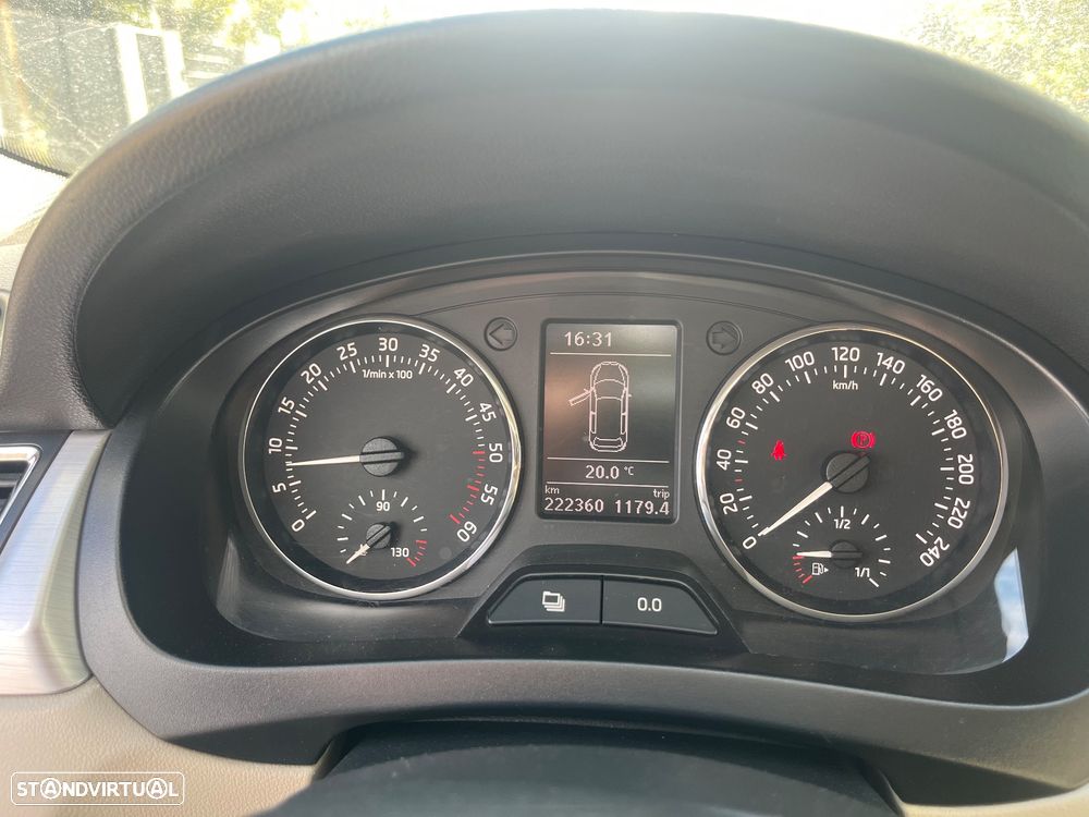 Skoda Rapid Spaceback 1.6 TDi Elegance - 5