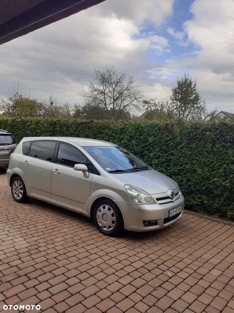 Toyota Corolla Verso 2.2 D-4D Gold - 9