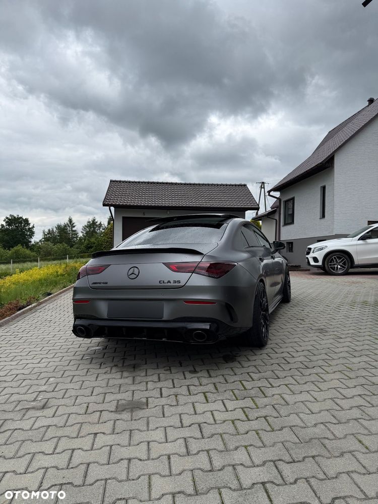 Mercedes-Benz CLA - 4