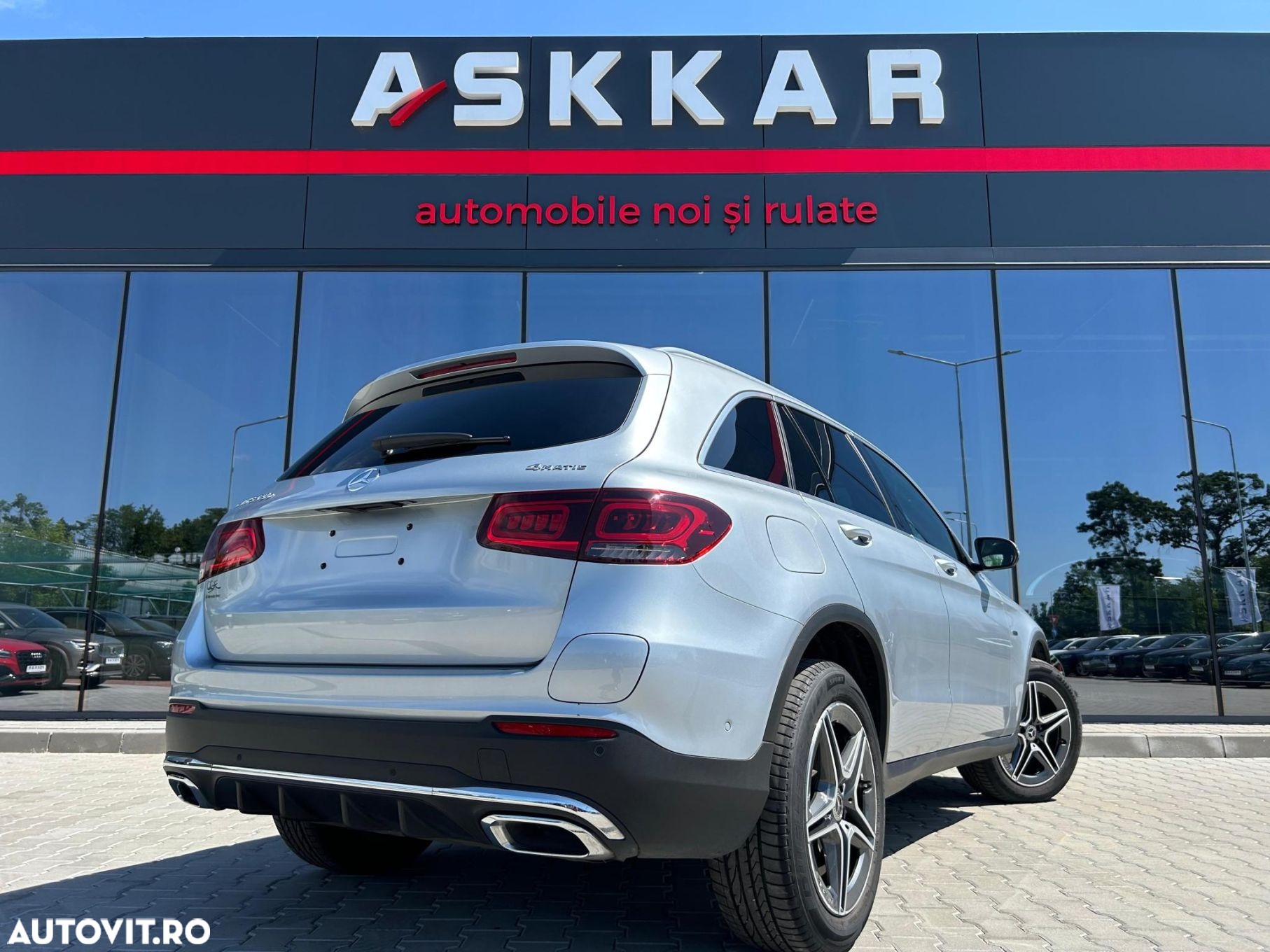 Mercedes-Benz GLC 300 e 4Matic 9G-TRONIC AMG Line - 5