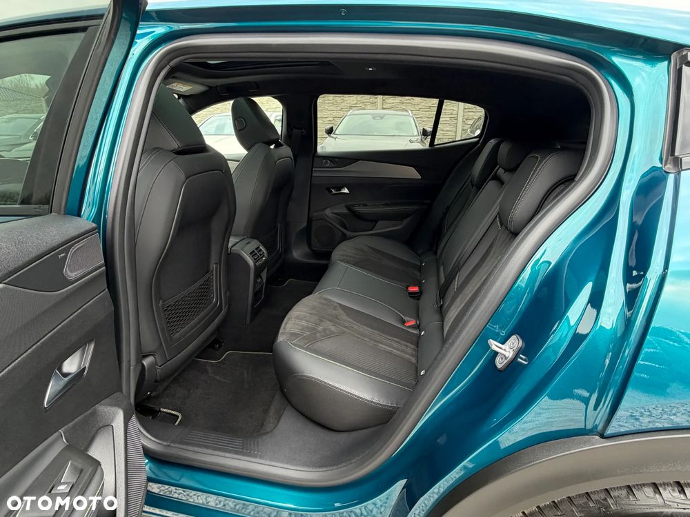 Peugeot 408 180 e-EAT8 GT - 32