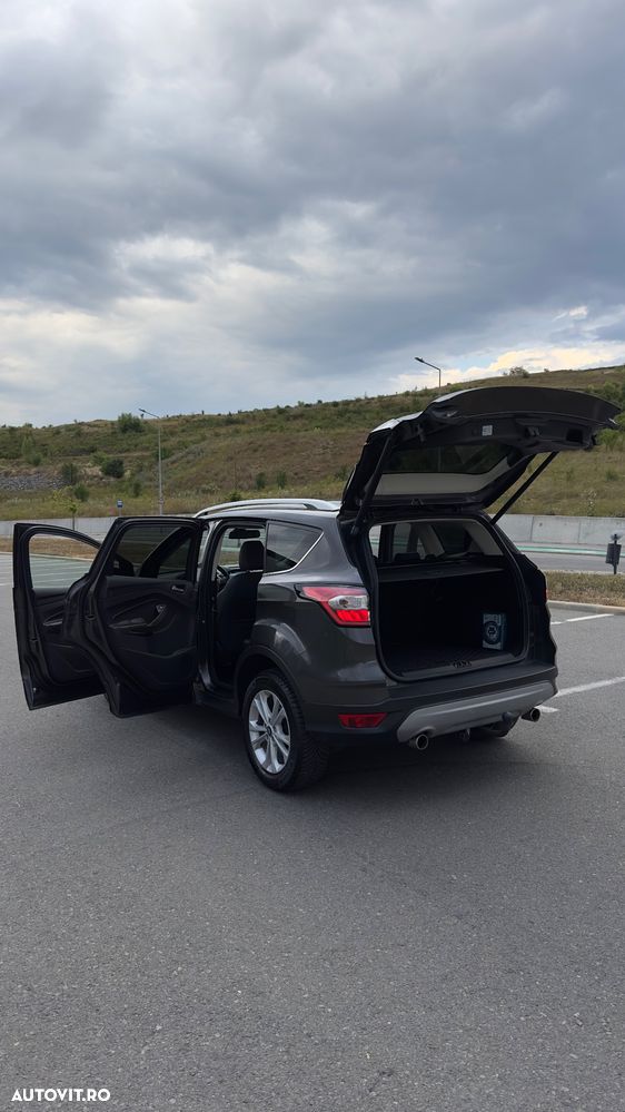 Ford Kuga - 10